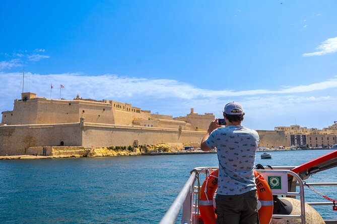 2-Day Hop-On Hop-Off Bus + Harbour Cruise Pass - Using the North and South bus routes