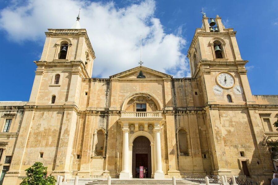 3 cities: Private Insider Walking Tour with Licensed Guide - Guides praised for personal service