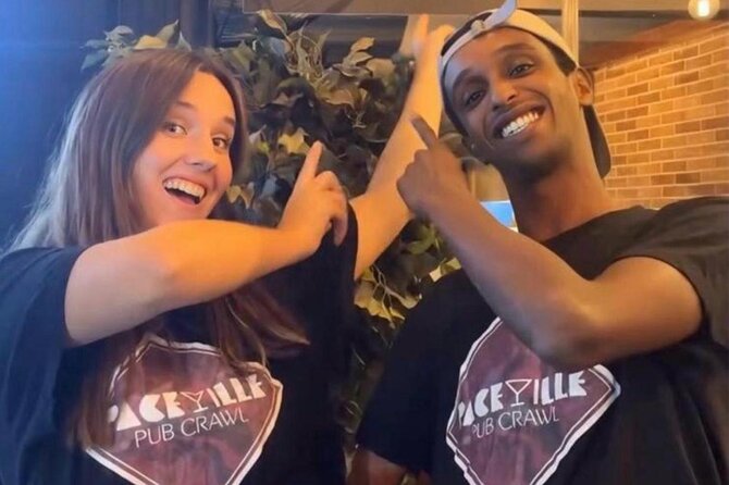 4 Hours Paceville Pub Crawl - Moving through Paceville with the party guides