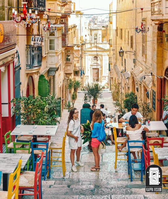 An Unforgettable Lunch Experience at Koccio Valletta - Service and language options
