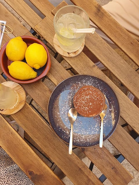 An Unforgettable Lunch Experience at Koccio Valletta - Beginning with a welcome cocktail