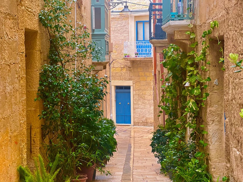 Birgu: 3 Cities Walking Tour With Inquisitors Palace Entry - Waterfront views and photo stops