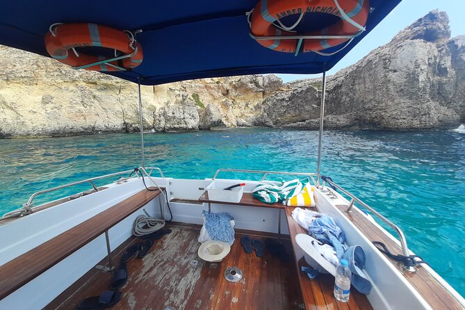 Boat Charters Blue lagoon, Crystal Lagoon, Comino, Malta 4hr trip - Saint Mary’s Battery and a quieter swimming spot