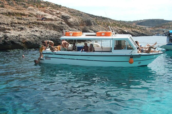 Comino and Gozo Private Boat Tour : Julie Pearl Boat - Skippers, communication, and the private format