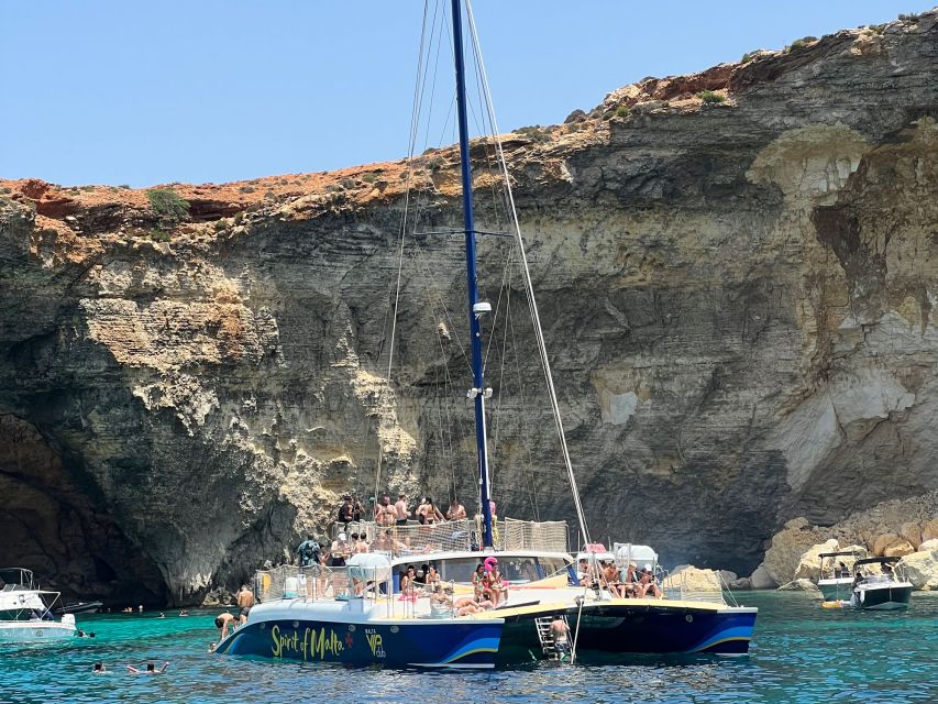 Comino: Blue Lagoon Catamaran Cruise with Lunch and Open Bar - The afternoon change of mood