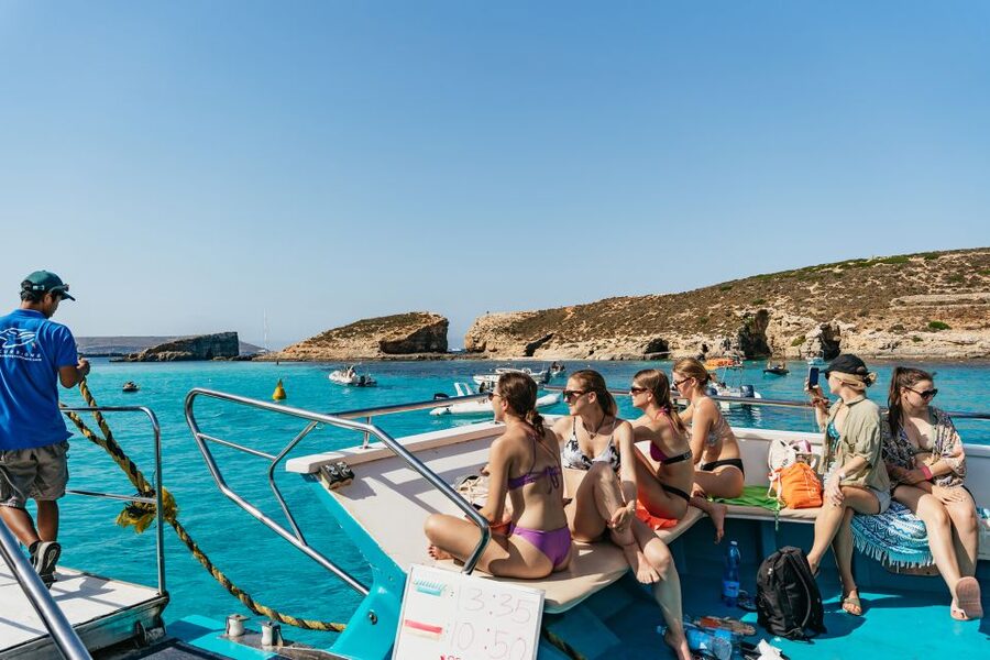Comino: Blue Lagoon, Crystal Lagoon, and Seacaves Tour - Setting off from Bugibba for Comino