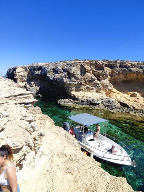 Comino Blue Lagoon: Private Boat Charter (2 Hours) - How the skipper shapes the experience
