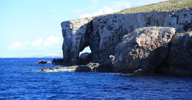 Comino & Gozo: Blue & Crystal Lagoons Cruise with Sea Caves - Blue Lagoon: one hour at Comino’s famous water