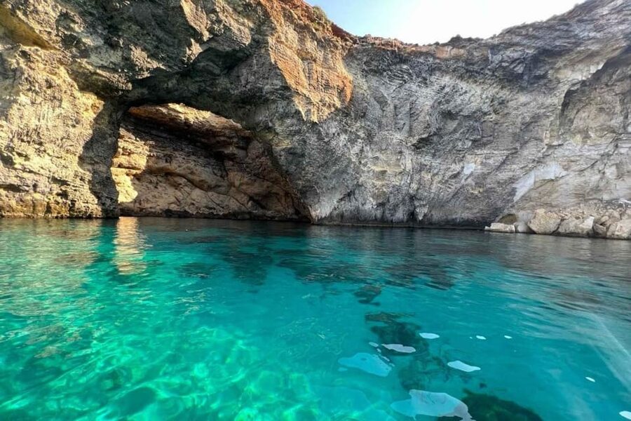 Comino Private Boat Tours: Blue/Crystal Lagoon, Malta & Gozo - Speeding past Lantern Point and Taħt il-Mazz