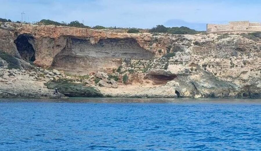 Comino: Private Boat Trips, Swimming stops and Caves Tours - Crystal Lagoon: the strongest swimming stop