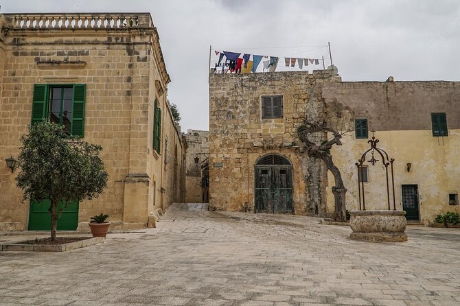 Discover the 3 Cities - Private Insider Walking Tour - Understanding the Inquisitor’s Palace