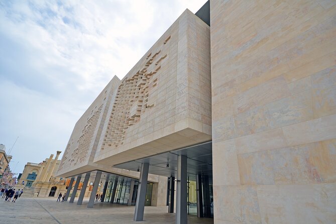 Discover Valletta Half-Day Walking Tour - Auberge d’Italie and the central palaces