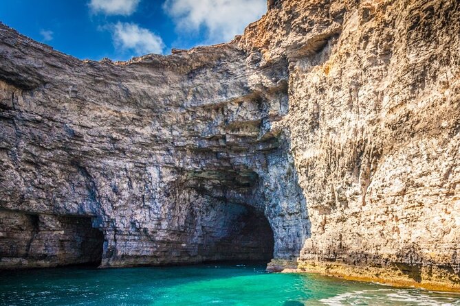 Explore Comino, Blue Lagoon & Caves - Private speed boat - San Nikolai Bay and the Comino Hotel