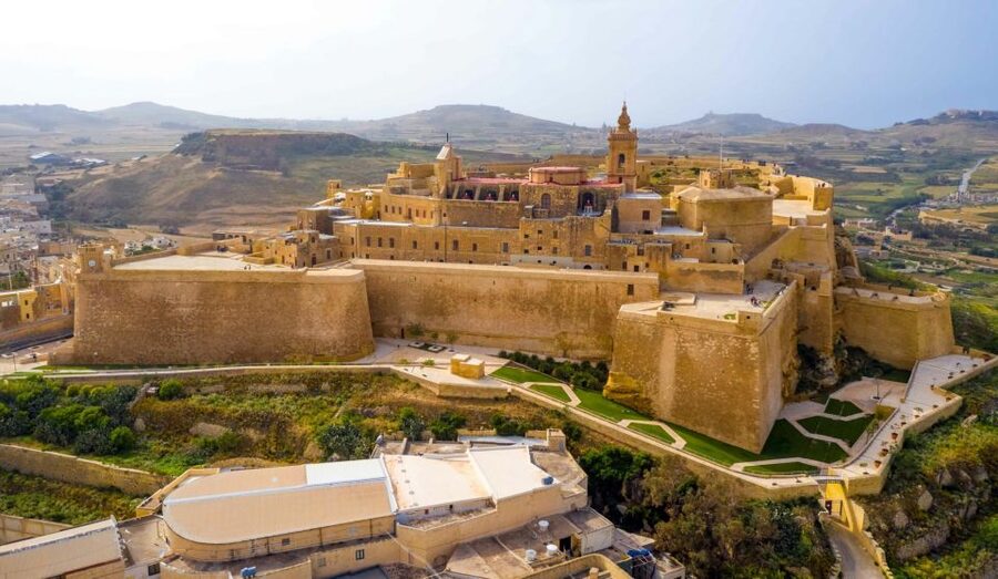 From Malta: Gozo Jeep Tour with Lunch and Transfers - Daħlet Qorrot, Nadur, Ramla, and Calypso Cave
