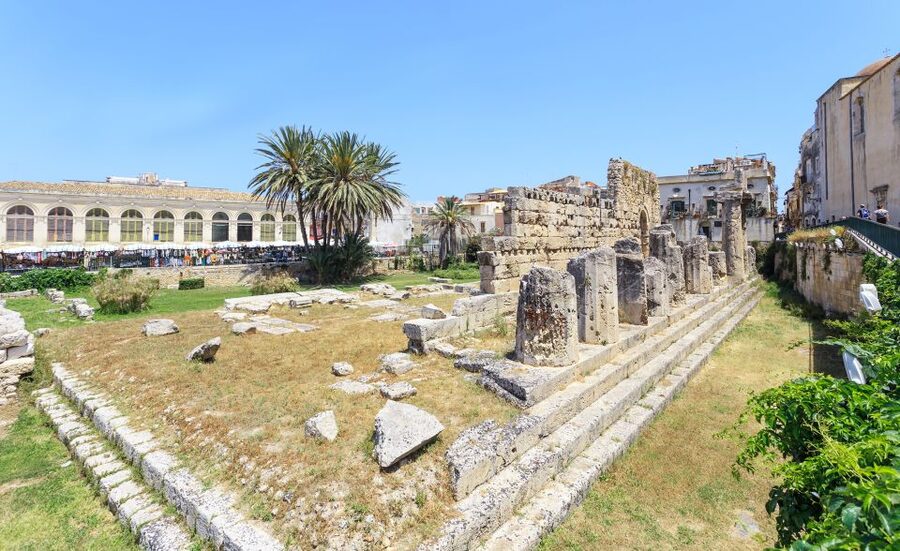 From Malta: Syracuse and Marzamemi Day Trip with Guide - What the coach transfers add to the day