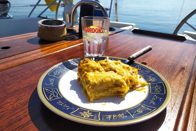Full-Day Private Sailing Adventure in Malta and Gozo - Blue Lagoon: beautiful water, busy timing