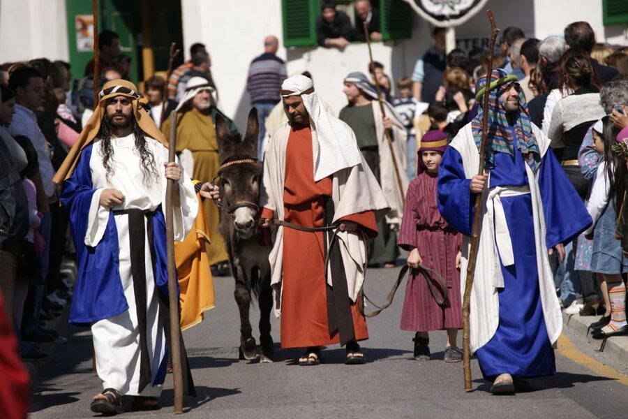 Good Friday Easter Procession with Commentary and Transport - Watching the statues leave the parish church