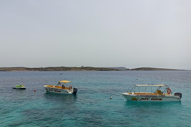 Gozo: 1 hour Kayak + Cave Tour + Blue Lagoon Drop off - A useful 30-minute break at Hondoq Bay
