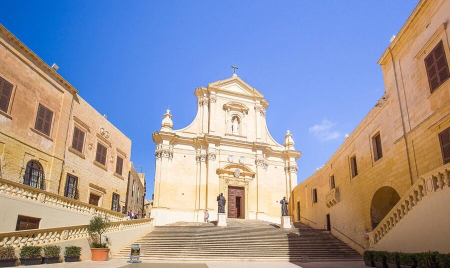 Gozo Day Pass Ferry and Hop-on Hop-off buses with audio Tour - Timing problems that can change the whole day