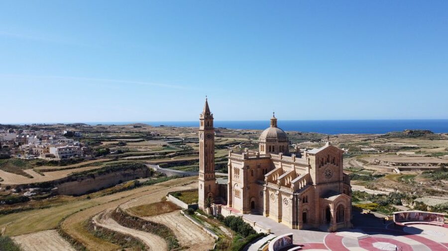 Gozo - Funtastic Daytrips - - Victoria and the Citadel in a 40-minute finish