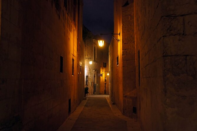 Guided Night Tour of Valletta Waterfront, Mdina and Rabat - Walking, comfort, and who should choose it