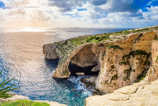 Half Day Tour in Marsaxlokk Village, Market, Blue Grotto & Qrendi - The guide and the group experience