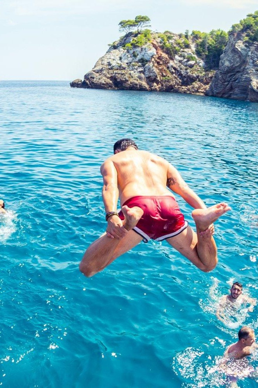 Malta: Boat Party + Watersport+ Comino+ OpenBar ALL INCLUDED - Blue Lagoon and the three swimming stops