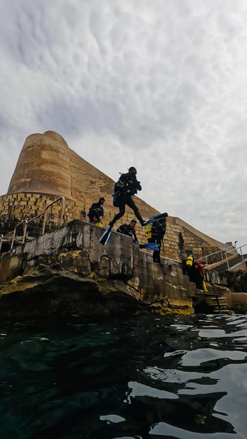 Malta: Discover Scuba Diving in crystal clear waters - Trying The Equipment Before Leaving The Center