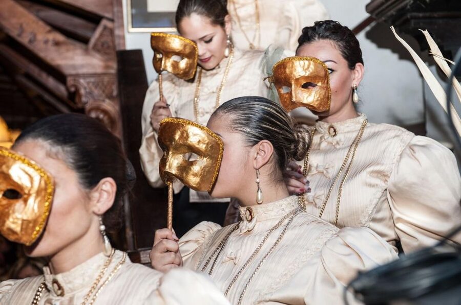 Malta: Folklore Dinner Show at a Traditional Restaurant - Dessert, wine, and coffee