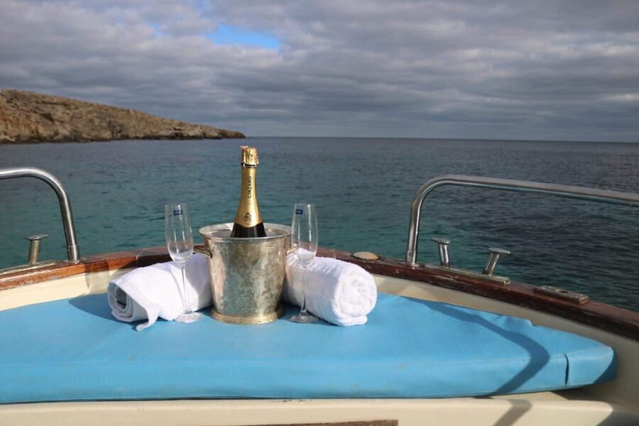 Malta Gozo & Comino: Boat Tour Best Price w/inclusions 4 hrs - Santa Marija Bay and the caves