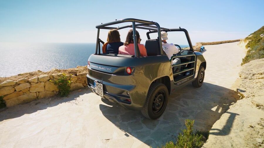 Malta: Gozo Private Chauffeured E-Jeep Tour with Ferry - What the chauffeur adds