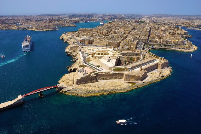 Malta Multi Pass - Riding the blue and red sightseeing buses