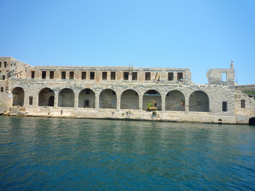 Malta: Panoramic Cruise around Malta's Harbours and Creeks - Marsamxett Harbour: marinas, shipyards, and Fort Manoel