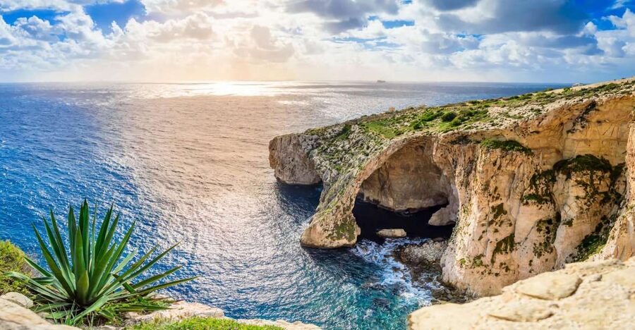 Malta: Prehistoric Temples, Limestone Heritage & Blue Grotto - Pickup and transport across Malta