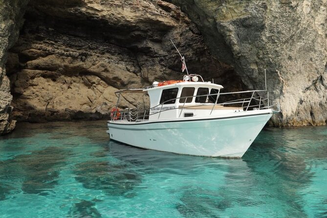 Malta: Private Boat Trip & Cruises Comino, Blue Lagoon, Gozo - Blue Lagoon: beautiful water, limited solitude