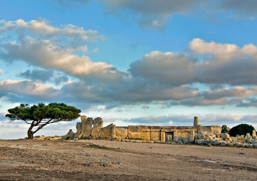 Malta: Private Half-Day Archeological Sites Tour - Mnajdra and the southern cliff views