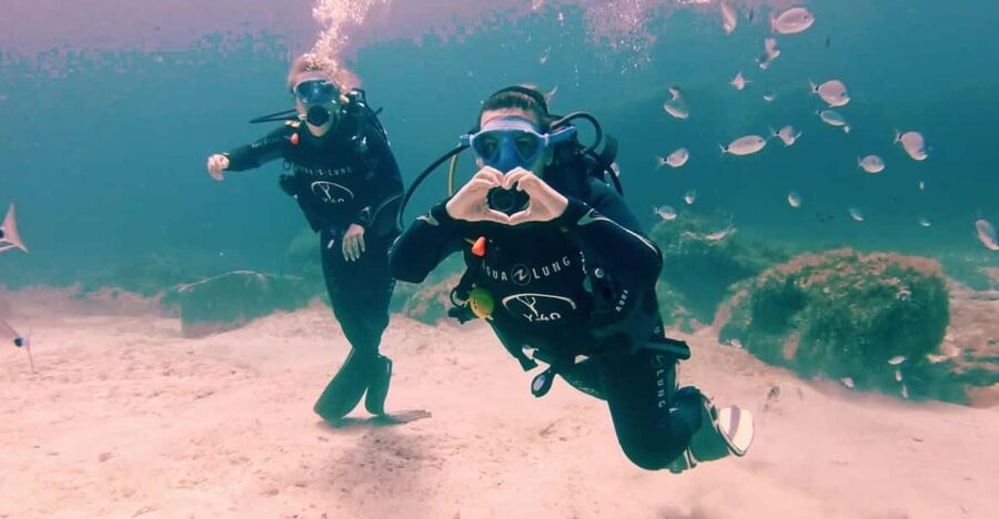 Malta, Scuba diving with instructor - Starting at DiveBase Malta near St Pauls Bay