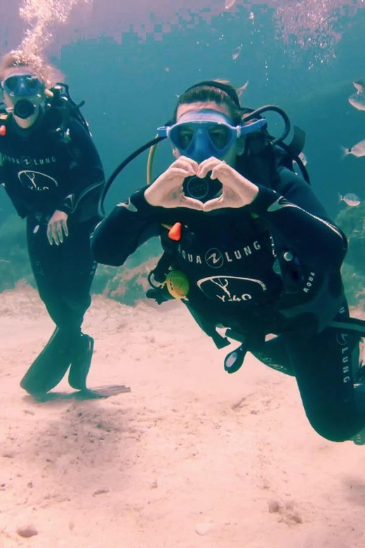 Malta, Scuba diving with instructor - Practice before the St Pauls Bay sea session