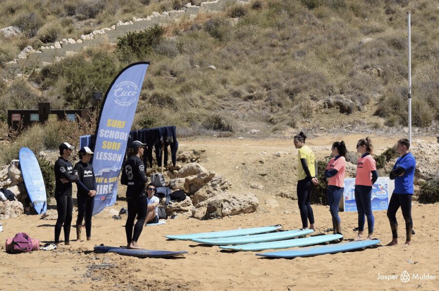 Malta Surf School, Beginner Surf Lessons - The beach briefing makes the first lesson less intimidating
