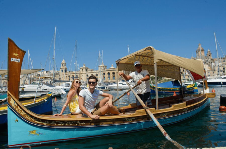 Malta: The Three Fortified Cities Tour including Boat Trip - The morning pickup and coach ride to Cospicua
