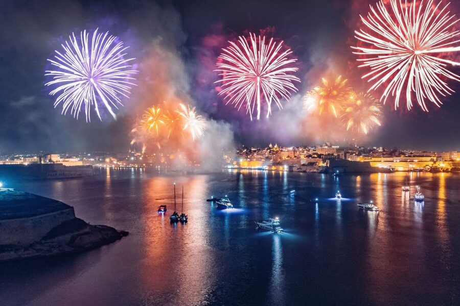 Malta: Valletta, Sliema, Bugibba Fireworks Festival Cruise - Why watching from the water changes the fireworks