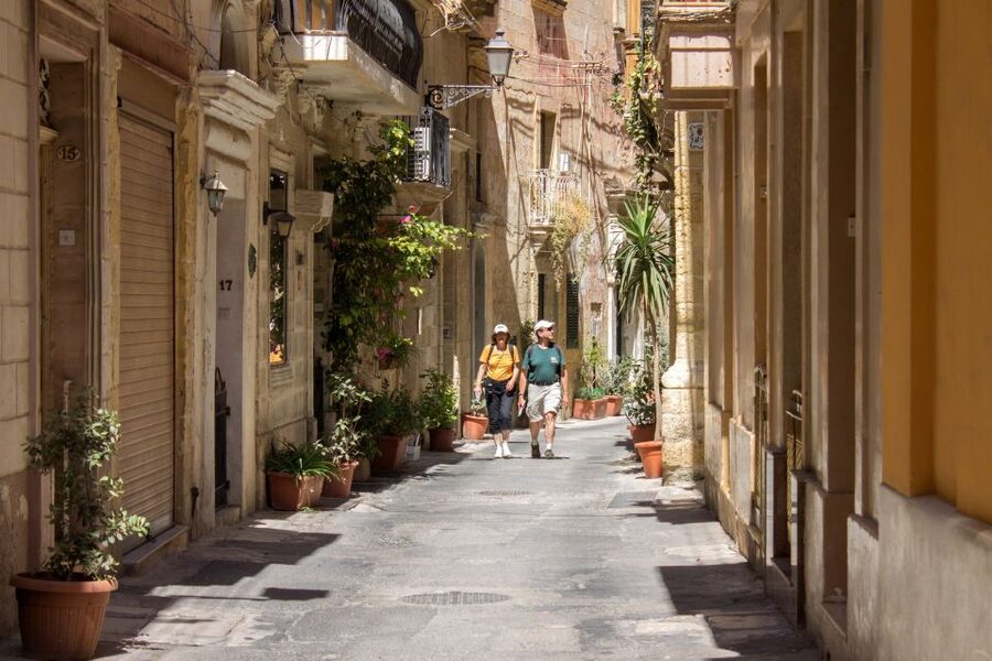 Malta: Vintage Bus Ride through the Three Cities - Senglea, the third city across the bridge
