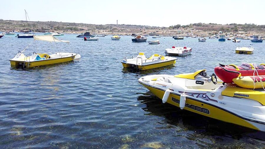 Marsaskala: Paddle Boat Rental in St. Thomas Bay - Paddling across St. Thomas Bay