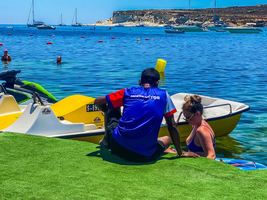 Marsaskala: Paddle Boat Rental in St. Thomas Bay - The service and instruction