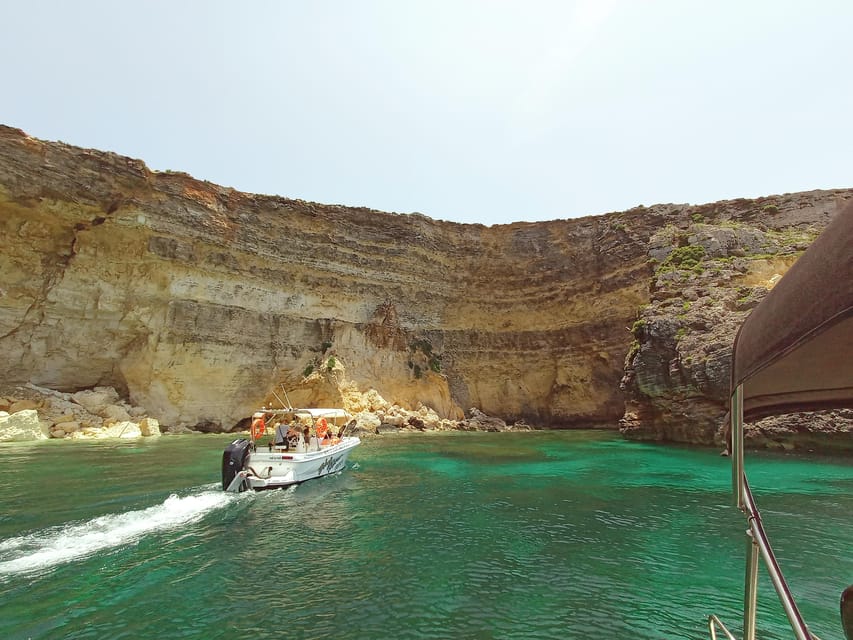 Mellieha: 3:00pm Speedboat round Comino Caves 2h Blue Lagoon - St. Mary Battery and Arch: Comino’s first big views