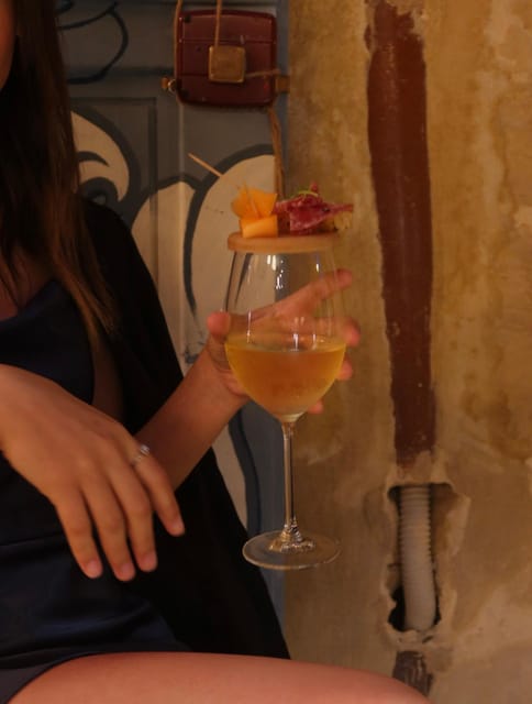 Romantic Wine Tasting Experience at Koccio Valletta - The 90-minute tasting, from welcome to final bite