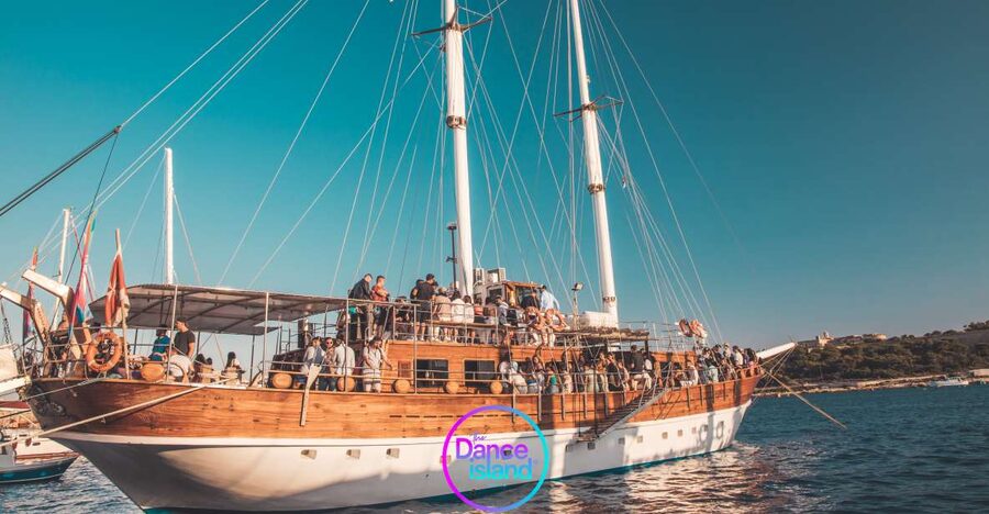 Sliema: Sailboat Party with an Open Bar, Food, and Swimming - What kind of evening is this?