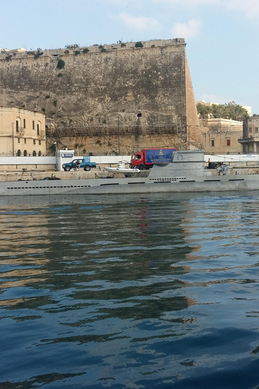 Sliema: Special Night Harbour Cruise - Marsamxett Harbour and the first set of creeks