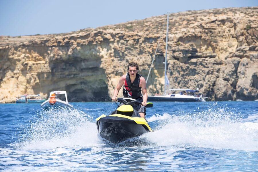St. Julian's: Jet Ski Rental in St. George's Bay - Who should book this Malta activity