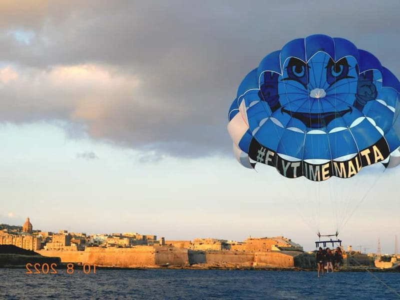St. Julians: Go & Fun Parasailing with Free Photos & Videos - Meeting the boat at Spinola Bay